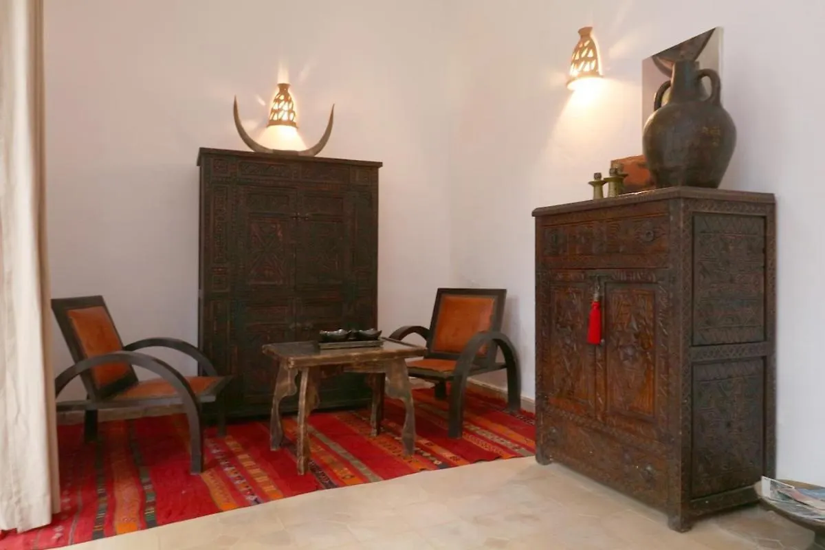 Riad Xcix, Basin, 3 Bedrooms In Medina Excluded Marakeş